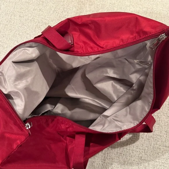 Tumi Just in Case Tote - New without Tags-Never Used - Picture 2 of 4